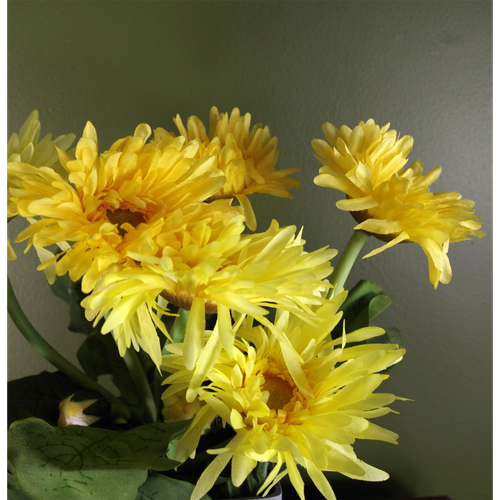 Artificial Potted Daisy Flowering Plant – Yellow